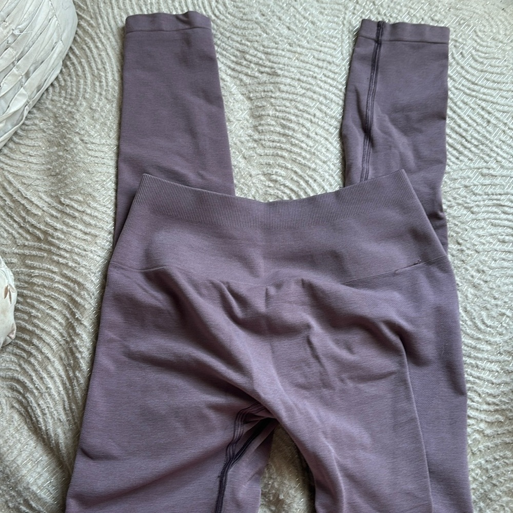 ALPHALETE amplify leggings purple
